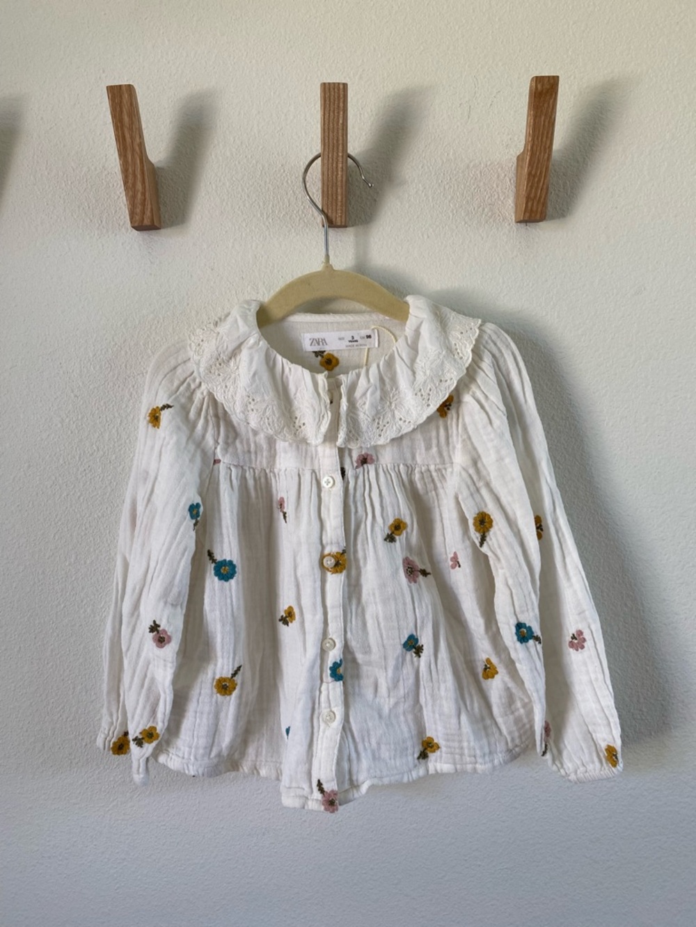 Zara Collared Floral button shirt 3T